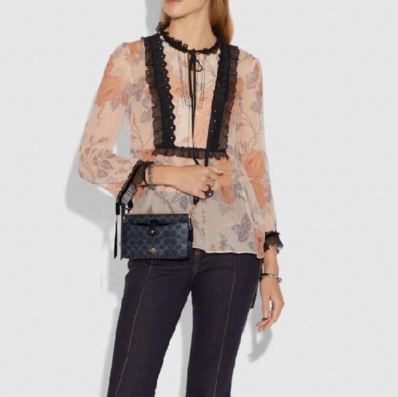 NEW! Coach Bag Noa Pop Up Messenger in Signature Canvas